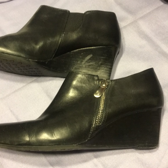 Adrienne Vittadini ankle boots - Picture 2 of 3